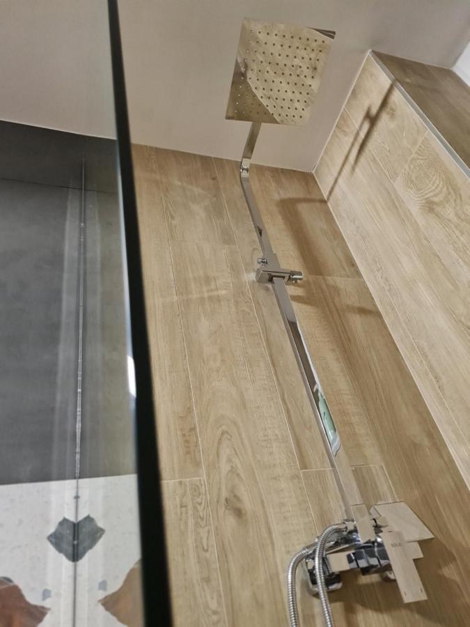 Tam Serviced Studio Apartment Myslym Shyri No1 Tirana Exteriör bild