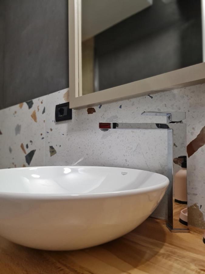 Tam Serviced Studio Apartment Myslym Shyri No1 Tirana Exteriör bild