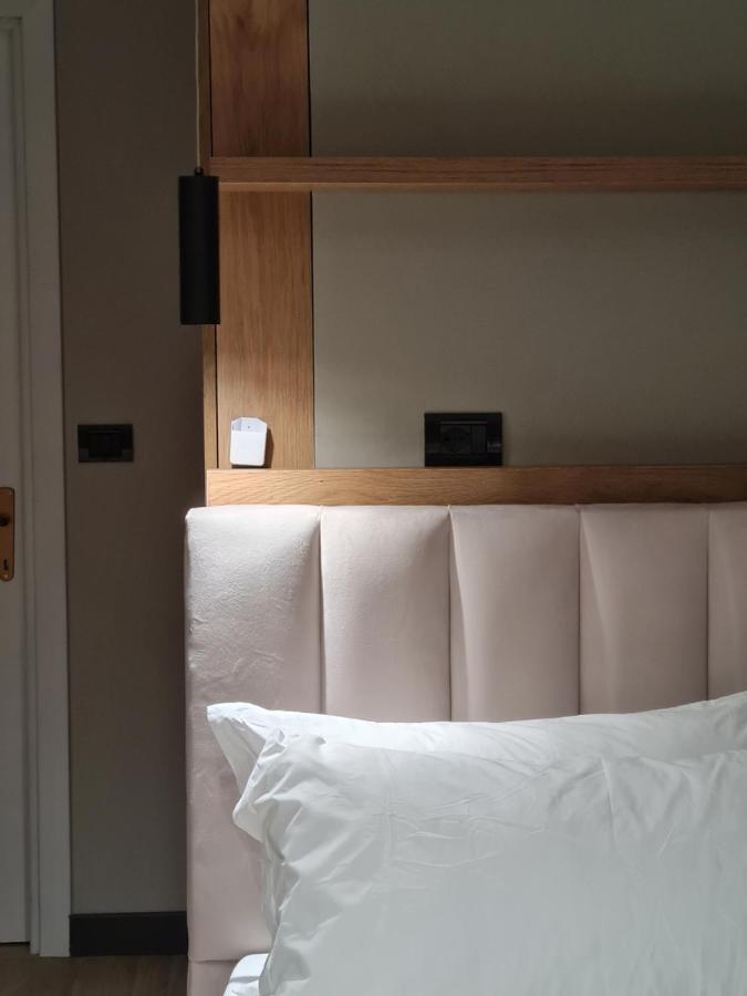 Tam Serviced Studio Apartment Myslym Shyri No1 Tirana Exteriör bild