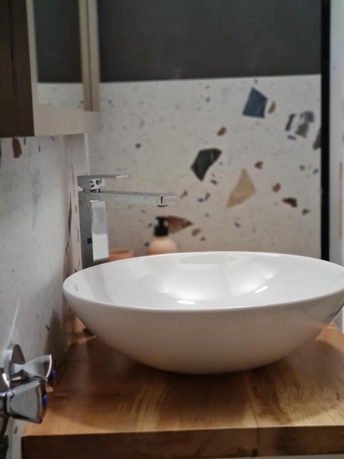 Tam Serviced Studio Apartment Myslym Shyri No1 Tirana Exteriör bild