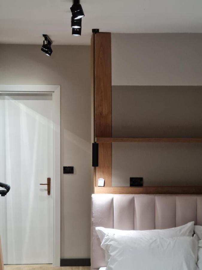 Tam Serviced Studio Apartment Myslym Shyri No1 Tirana Exteriör bild